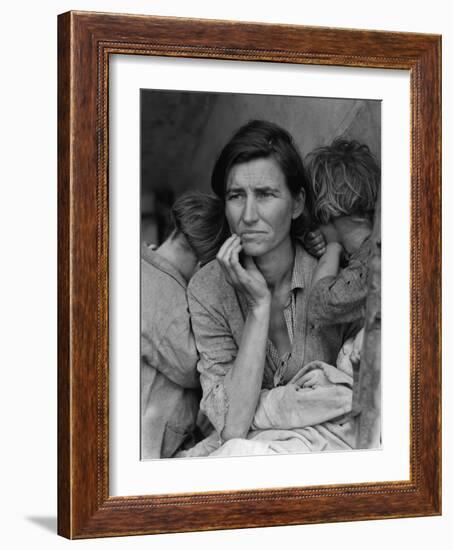 "Migrant Mother" Pea Picker in California Photograph - Nipomo, CA-Lantern Press-Framed Art Print