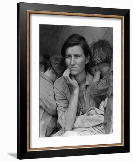 "Migrant Mother" Pea Picker in California Photograph - Nipomo, CA-Lantern Press-Framed Art Print