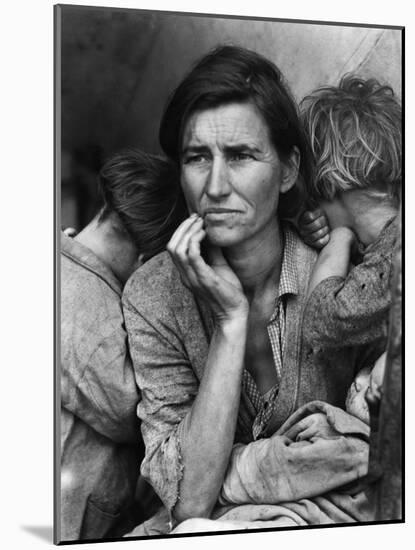 Migrant Mother-Science Source-Mounted Giclee Print