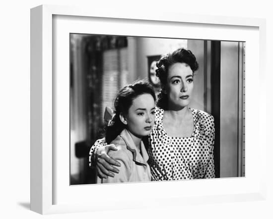 MILDRED PIERCE, 1945 directed by MICHAEL CURTIZ Ann Blyth and Joan Crawford (b/w photo)-null-Framed Photo