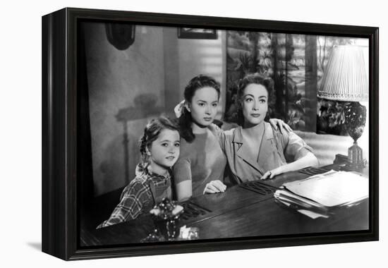 MILDRED PIERCE, 1945 directed by MICHAEL CURTIZ Jo Ann Marlowe, Ann Blyth and Joan Crawford (b/w ph-null-Framed Stretched Canvas