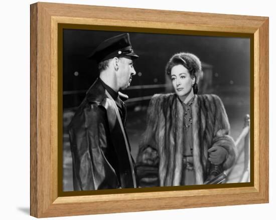 MILDRED PIERCE, 1945 directed by MICHAEL CURTIZ Joan Crawford (b/w photo)-null-Framed Stretched Canvas