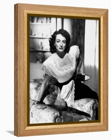 MILDRED PIERCE, 1945 directed by MICHAEL CURTIZ Joan Crawford (b/w photo)-null-Framed Stretched Canvas