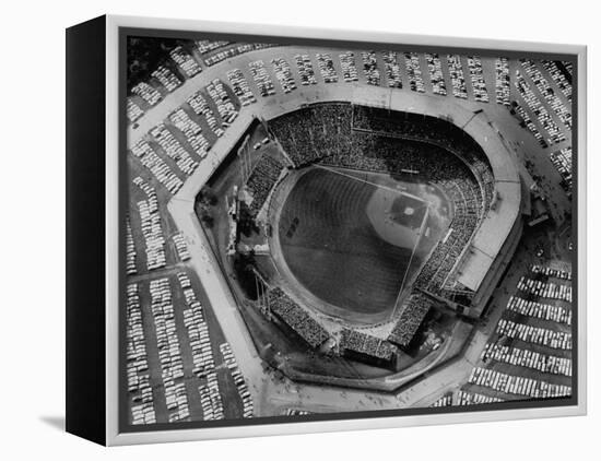 Milwaukee Braves Playing the New York Yankees in Baseball at the World Series-Al Fenn-Framed Premier Image Canvas