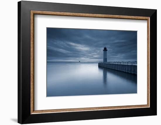 Milwaukee Lighthouse.-rudi1976-Framed Photographic Print