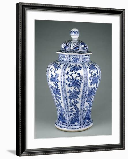 Ming Dynasty Blue and White Lidded Vase-null-Framed Photographic Print