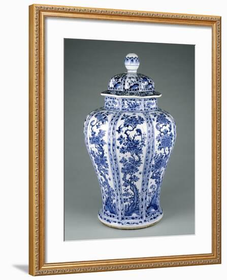 Ming Dynasty Blue and White Lidded Vase-null-Framed Photographic Print