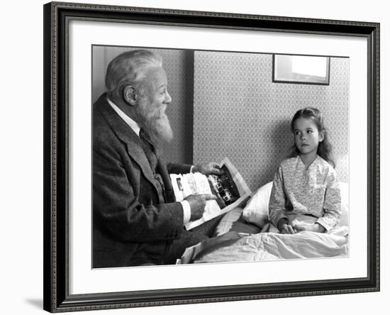 Miracle On 34Th Street, Edmund Gwenn, Natalie Wood, 1947-null-Framed Photo