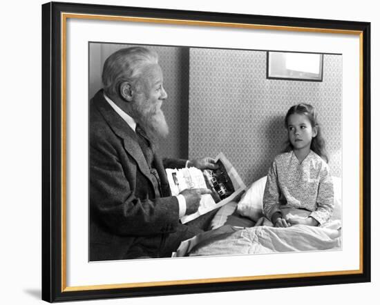 Miracle On 34Th Street, Edmund Gwenn, Natalie Wood, 1947-null-Framed Photo