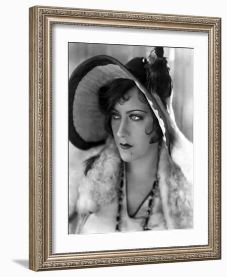 Miss Sadie Thompson by Raoul Walsh with Gloria Swanson, 1928 (b/w photo)-null-Framed Photo