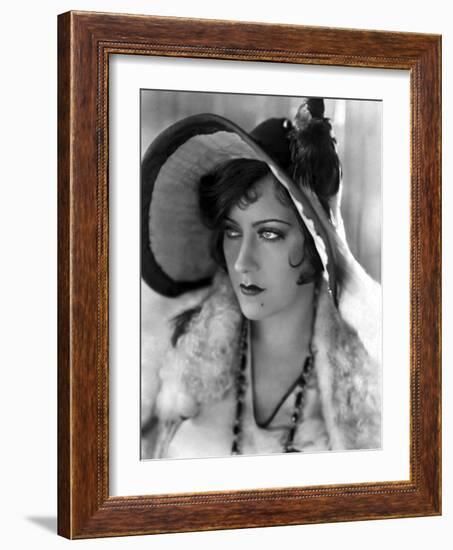 Miss Sadie Thompson by Raoul Walsh with Gloria Swanson, 1928 (b/w photo)-null-Framed Photo