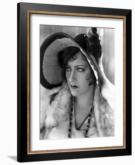 Miss Sadie Thompson by Raoul Walsh with Gloria Swanson, 1928 (b/w photo)-null-Framed Photo