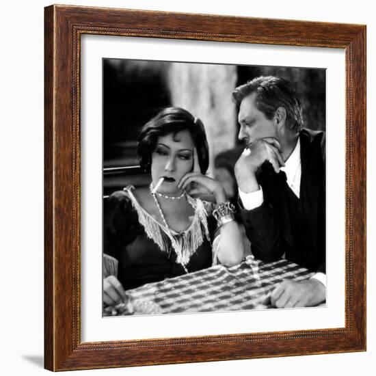 Miss Sadie Thompson by RaoulWalsh with Gloria Swanson and Lionel Barrymore, 1928 (b/w photo)-null-Framed Photo