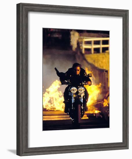 Mission Impossible II De Johnwoo Avec Tom Cruise 2000-null-Framed Photo