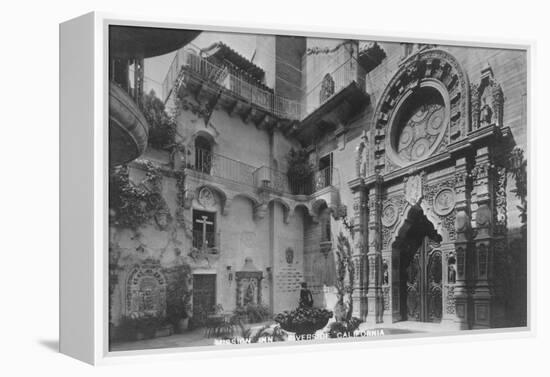 Mission Inn Courtyard Riverside, California Photograph - Riverside, CA-Lantern Press-Framed Stretched Canvas