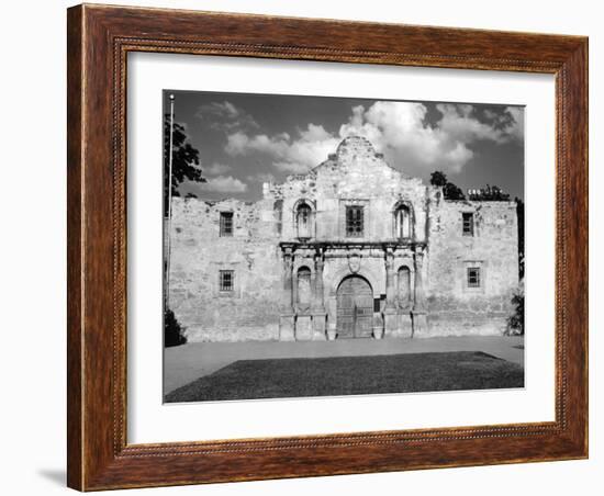 Mission San Antonio De Valero, also known as the Alamo. 1961-null-Framed Photo