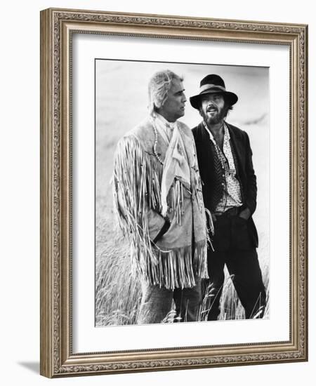 Missouri Breaks by Arthur Penn with Marlon Brando and Jack Nicholson, 1976 (b/w photo)-null-Framed Photo