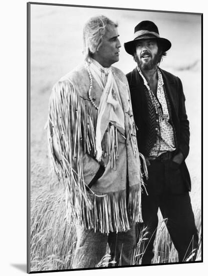 Missouri Breaks by Arthur Penn with Marlon Brando and Jack Nicholson, 1976 (b/w photo)-null-Mounted Photo