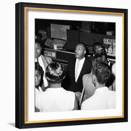 MLK Freedom Riders 1961-null-Framed Photographic Print