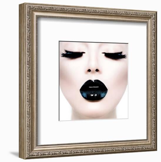 Model Black MakeUp Long Lushes-null-Framed Art Print