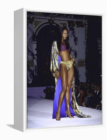 Model Naomi Campbell on Fashion Runway-Dave Allocca-Framed Premier Image Canvas