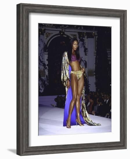 Model Naomi Campbell on Fashion Runway-Dave Allocca-Framed Premium Photographic Print