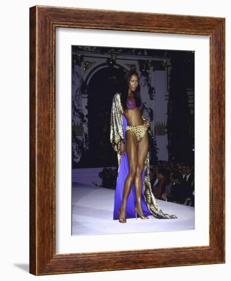 Model Naomi Campbell on Fashion Runway-Dave Allocca-Framed Premium Photographic Print