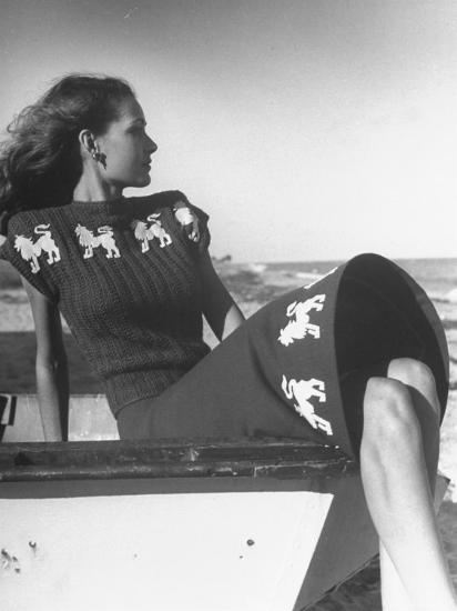 Model Wearing Sweater and Skirt Decorated with Roaring Model Wearing Sweater and Skirt Decorated with Roaring