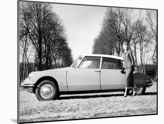 Model with a 1957 Citroën Id 19, C1957-null-Mounted Photographic Print