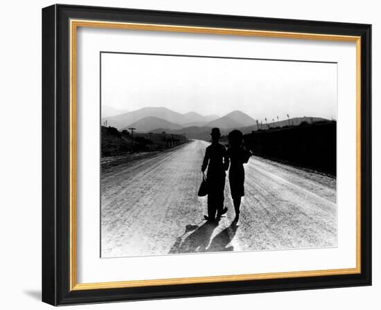 Modern Times, Charlie Chaplin, Paulette Goddard, 1936-null-Framed Photo