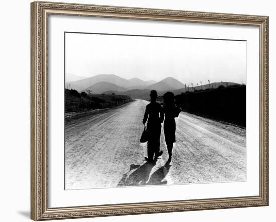 Modern Times, Charlie Chaplin, Paulette Goddard, 1936-null-Framed Photo