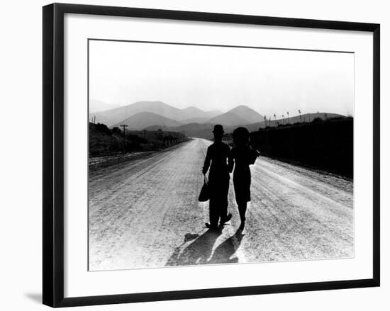 Modern Times, Charlie Chaplin, Paulette Goddard, 1936-null-Framed Photo