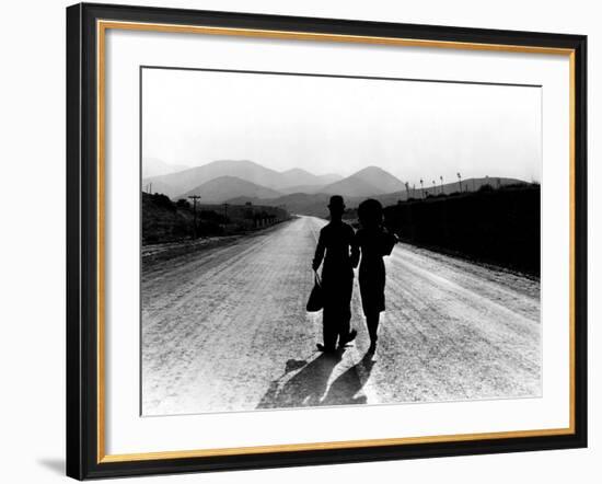 Modern Times, Charlie Chaplin, Paulette Goddard, 1936-null-Framed Photo