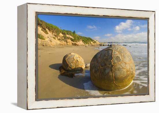 Moeraki Boulders Massive Spherical Rocks Which-null-Framed Premier Image Canvas