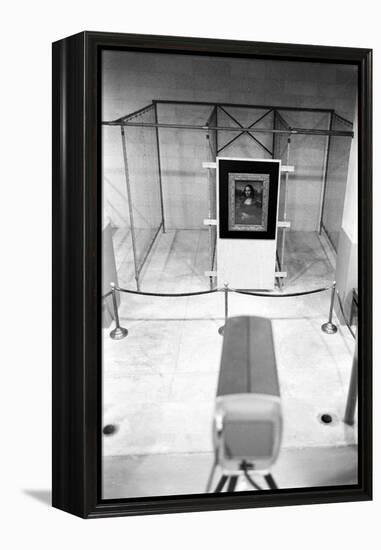 Mona Lisa on Loan to Usa Hanging in Vault at the National Gallery of Art. Washington D.C., 1962-John Loengard-Framed Premier Image Canvas