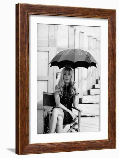 Monica Vitti Shielding Herself from the Sun with an Umbrella-Marisa Rastellini-Framed Premium Giclee Print