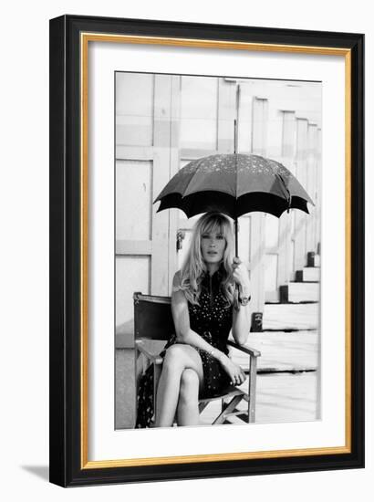 Monica Vitti Shielding Herself from the Sun with an Umbrella-Marisa Rastellini-Framed Premium Giclee Print