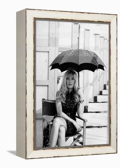 Monica Vitti Shielding Herself from the Sun with an Umbrella-Marisa Rastellini-Framed Premier Image Canvas