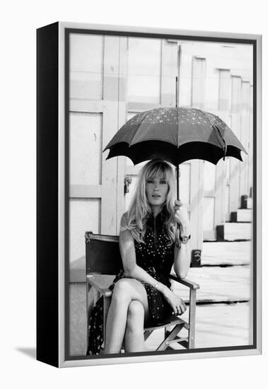 Monica Vitti Shielding Herself from the Sun with an Umbrella-Marisa Rastellini-Framed Premier Image Canvas