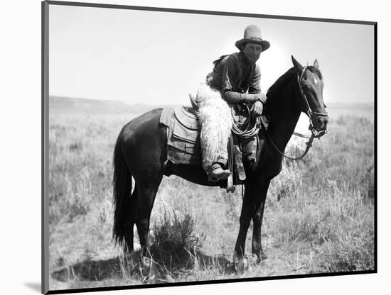 Montana: Cowboy, 1904-Laton Alton Huffman-Mounted Photographic Print