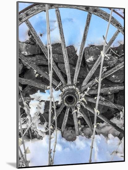 Montana Wagon Wheel II-Heidi Bannon-Mounted Photo