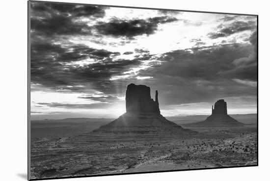 Monument Valley 03-Gordon Semmens-Mounted Photographic Print