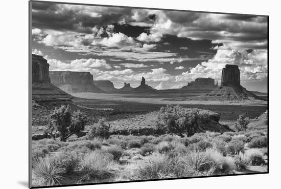 Monument Valley 15-Gordon Semmens-Mounted Photographic Print