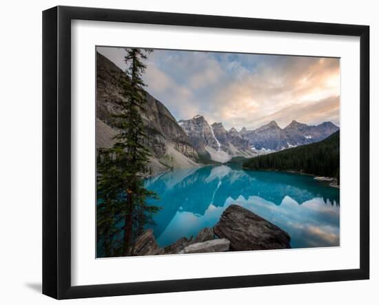Moraine Lake at sunset in the Canadian Rockies, Banff National Park, UNESCO World Heritage Site, Al-Tyler Lillico-Framed Premium Photographic Print