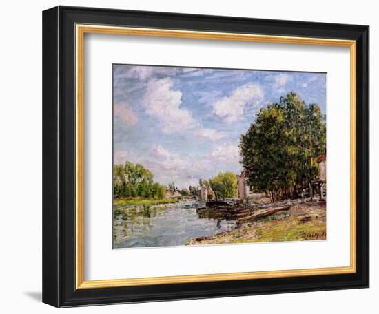 Moret-Sur-Loing, 1885-Alfred Sisley-Framed Giclee Print