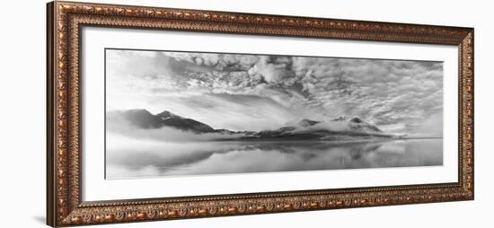 Morning Mist-Marloes Van Pareren-Framed Photographic Print