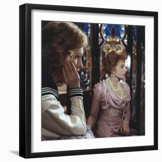 MORTE A VENEZIA / MORT A VENISE, 1971 directed by LUCHINO VISCONT Bjorn Andresen and Silvana Mangan-null-Framed Photo