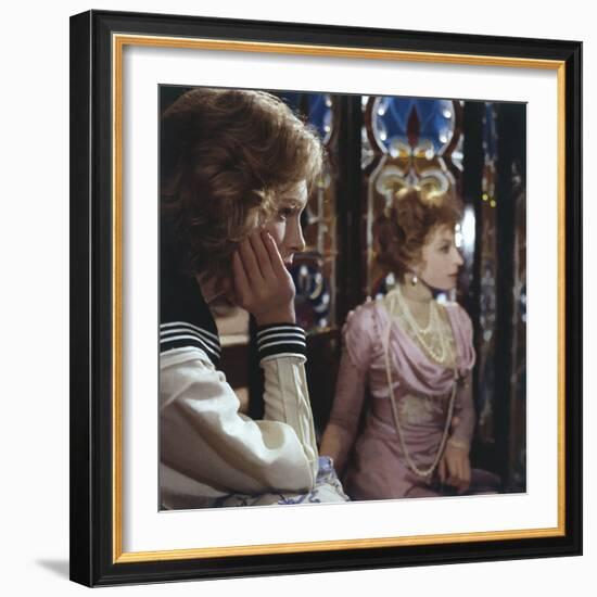 MORTE A VENEZIA / MORT A VENISE, 1971 directed by LUCHINO VISCONT Bjorn Andresen and Silvana Mangan-null-Framed Photo