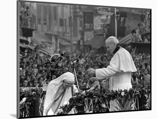 Mother Teresa Ascends the Podium to Stand Side by Side with Pope John Paul II-null-Mounted Photographic Print