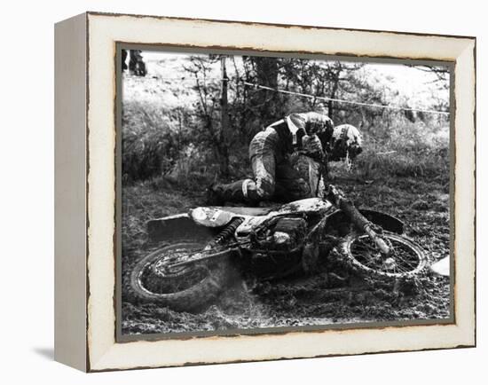 Motocross Scrambling-null-Framed Premier Image Canvas